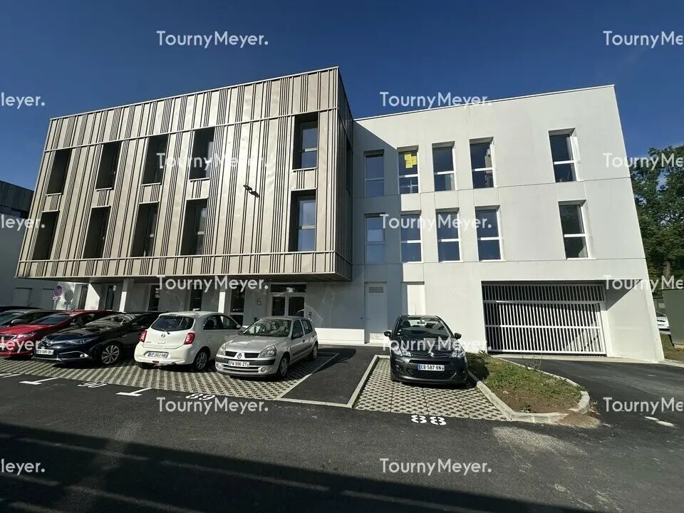 Office in Treillières to rent Building Photo- Image 1 of 6