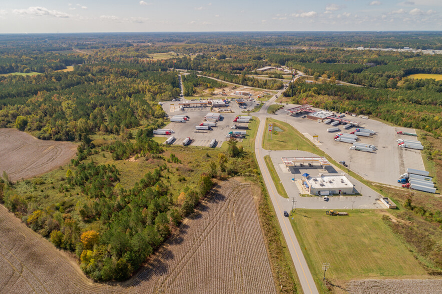 700 Moores Ferry Rd, Skippers, VA for sale - Aerial - Image 2 of 14