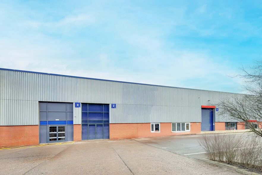 Etruria Way, Stoke On Trent to rent - Building Photo - Image 3 of 13
