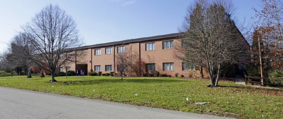 2600 Boyce Plaza Rd, Pittsburgh, PA for sale - Building Photo - Image 1 of 1