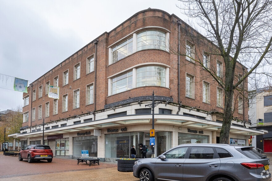 High St, Newcastle Under Lyme to rent - Building Photo - Image 2 of 2