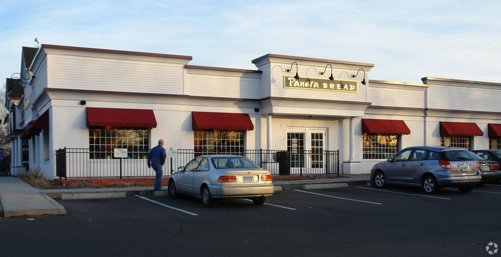 2450 Main St, Glastonbury, CT to rent - Building Photo - Image 2 of 5