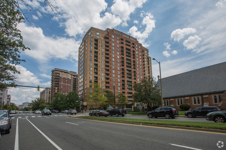 901 N Nelson St, Arlington, VA for rent - Primary Photo - Image 1 of 57