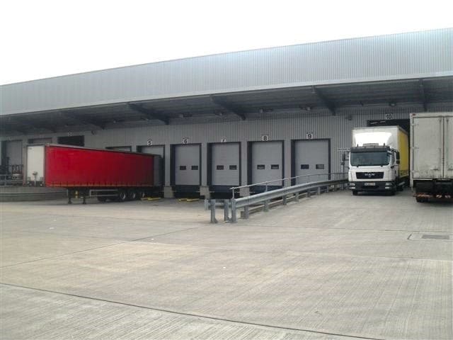 Bath Rd, West Drayton to rent - Building Photo - Image 2 of 5