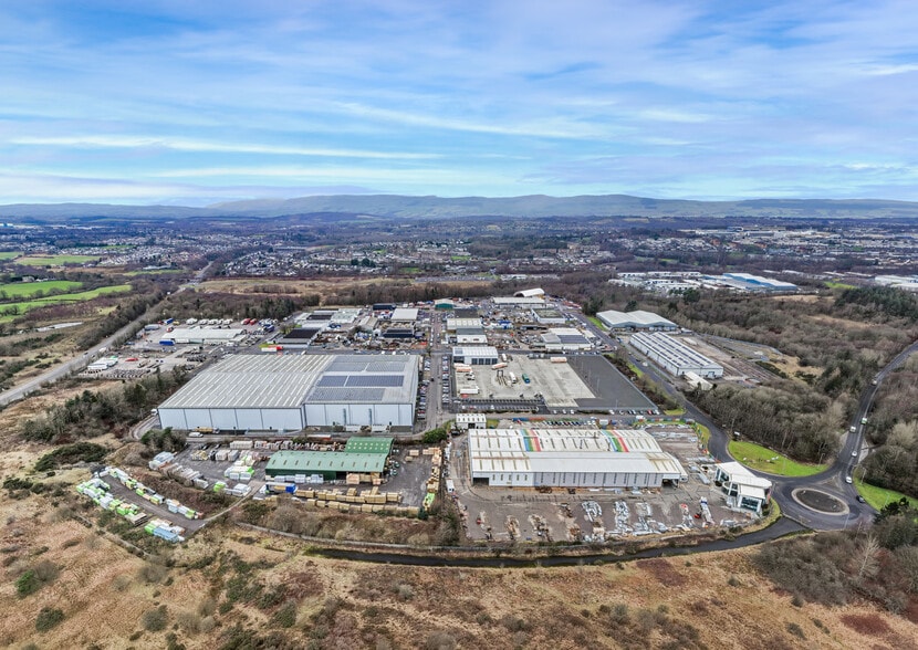 3 Blairlinn Rd, Cumbernauld to rent - Building Photo - Image 2 of 6