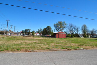 319 W Main St, Henderson, TN for sale Primary Photo- Image 1 of 1