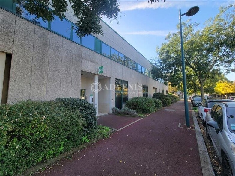 Light Industrial in Gennevilliers to rent - Building Photo - Image 2 of 7