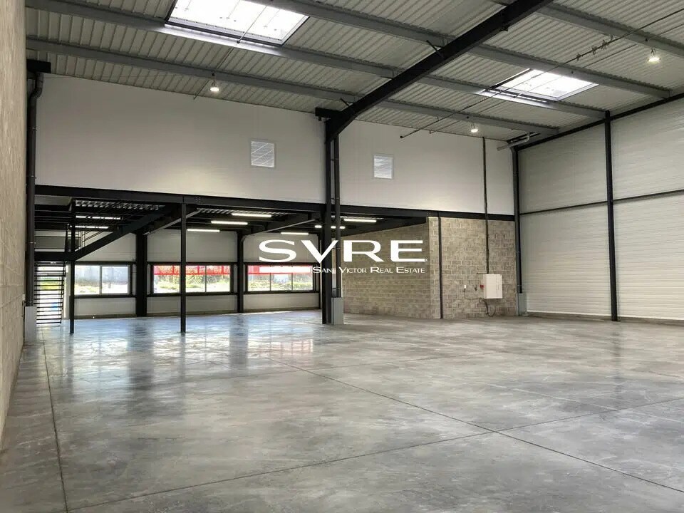Light Industrial in Marignane for sale Building Photo- Image 1 of 15