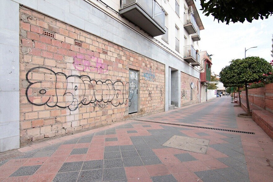 Retail in Armilla, Granada to rent - Building Photo - Image 2 of 12