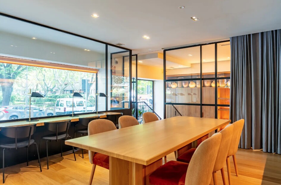 Office / Retail in Madrid, Madrid to rent Interior Photo- Image 1 of 17