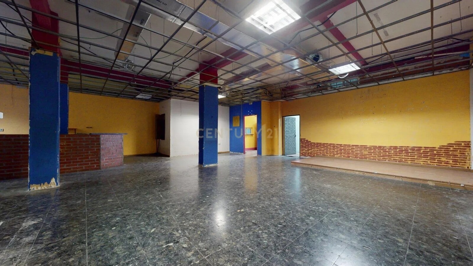 Madrid, MAD 28045 - Unit 1 - - Interior Photo - Image 1 of 12