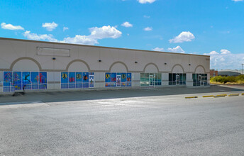 9244 Gateway Blvd E, El Paso, TX for sale Building Photo- Image 1 of 1