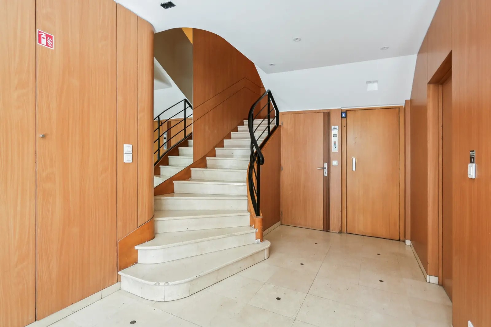 Co-working Space in Paris to rent Interior Photo- Image 1 of 14