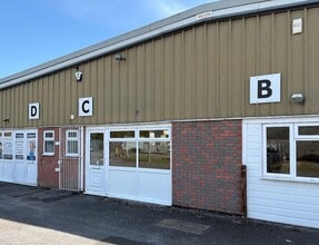 Brue Ave, Bridgwater to rent Building Photo- Image 1 of 2