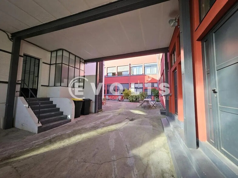 Office in Cachan to rent - Lobby - Image 3 of 14