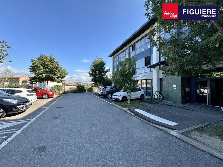 75 Rue Paul Sabatier, Aix-en-Provence for sale - Building Photo - Image 2 of 9