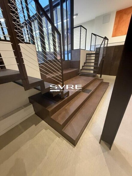 Office in Marseille to rent - Building Photo - Image 3 of 9