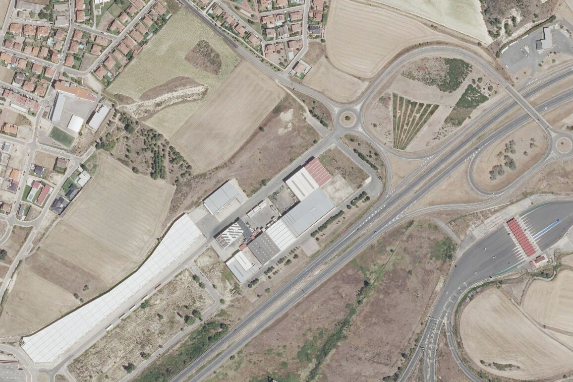 Árbol de Guernica Kalea, 3, Ribera Baja, Álava for sale Primary Photo- Image 1 of 2