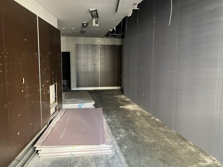 56 Church Rd, Hove to rent - Interior Photo - Image 1 of 6