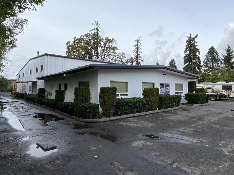 9587-9595 SW Tualatin Sherwood Rd, Tualatin, OR for rent - Building Photo - Image 1 of 10