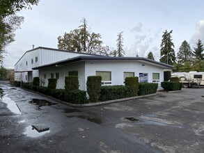 9587-9595 SW Tualatin Sherwood Rd, Tualatin, OR for rent Building Photo- Image 1 of 11