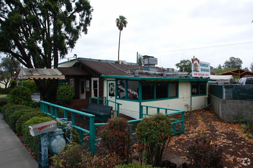 111 N Vine St, Fallbrook, CA for sale - Primary Photo - Image 1 of 1