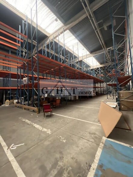 Industrial in Saint-Ouen-sur-Seine to rent - Interior Photo - Image 2 of 15