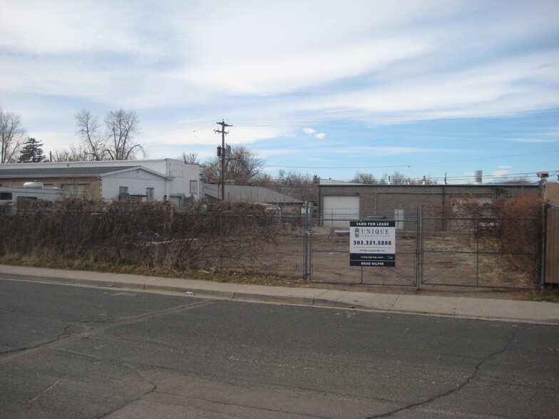 5571 Magnolia St, Commerce City, CO for rent - Building Photo - Image 3 of 9