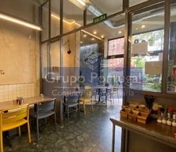 Retail in Madrid, Madrid to rent Interior Photo- Image 2 of 4