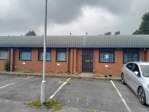 Croft Rd, Newcastle Under Lyme to rent Building Photo- Image 1 of 1