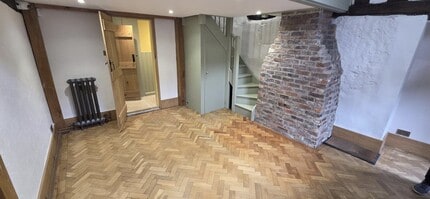 3 High St, Alfriston to rent Interior Photo- Image 1 of 4