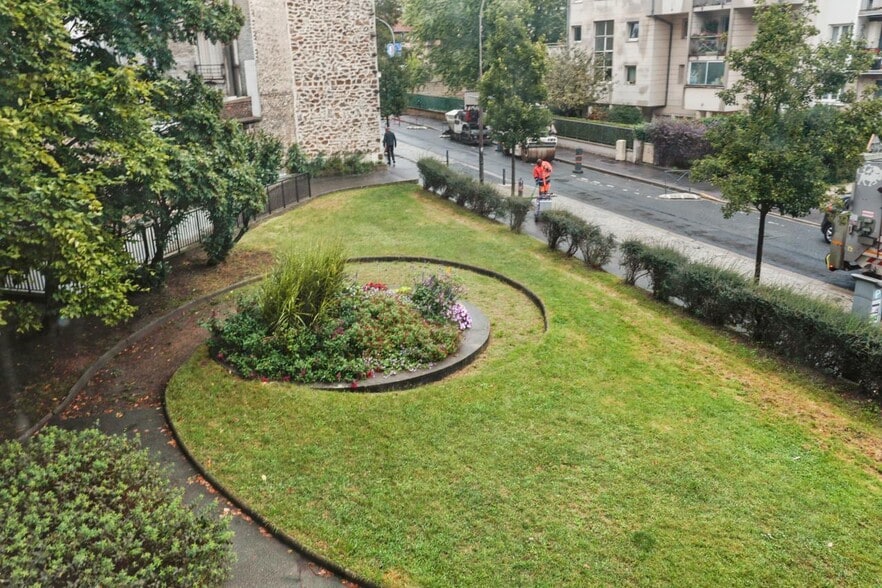 6 Rue Léon Renault, Les Lilas for sale - Building Photo - Image 3 of 11