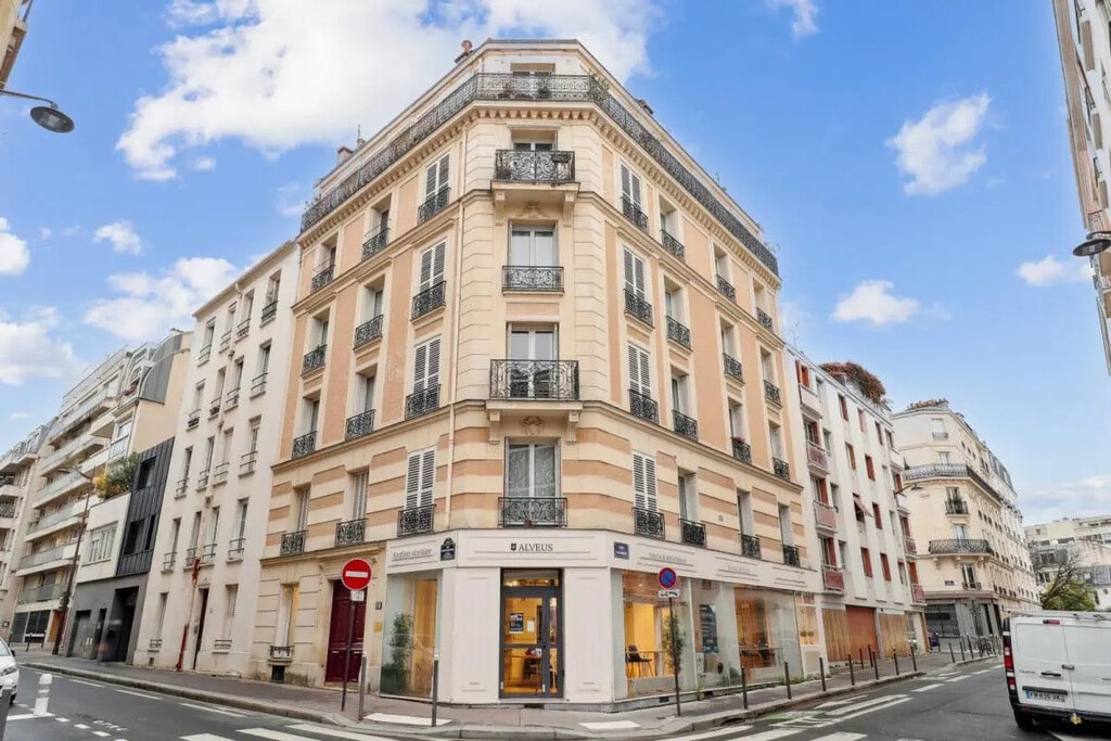 Location Bureaux 96 m² - Photo 1