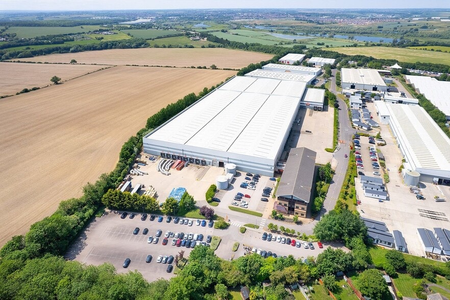 3 Express Business Park, Rushden to rent - Building Photo - Image 2 of 13