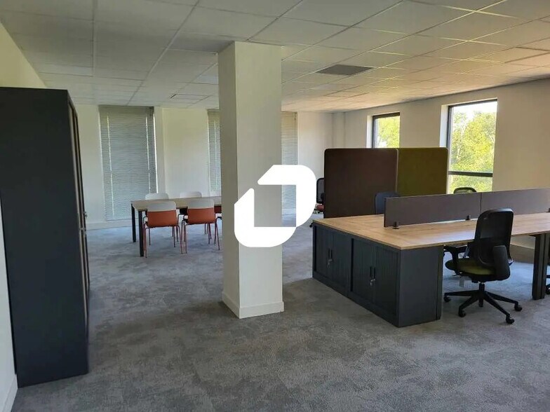 Office in Mérignac for sale - Interior Photo - Image 1 of 7