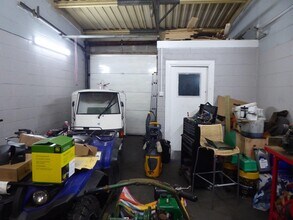 Longfield Rd, Tunbridge Wells to rent Interior Photo- Image 1 of 3