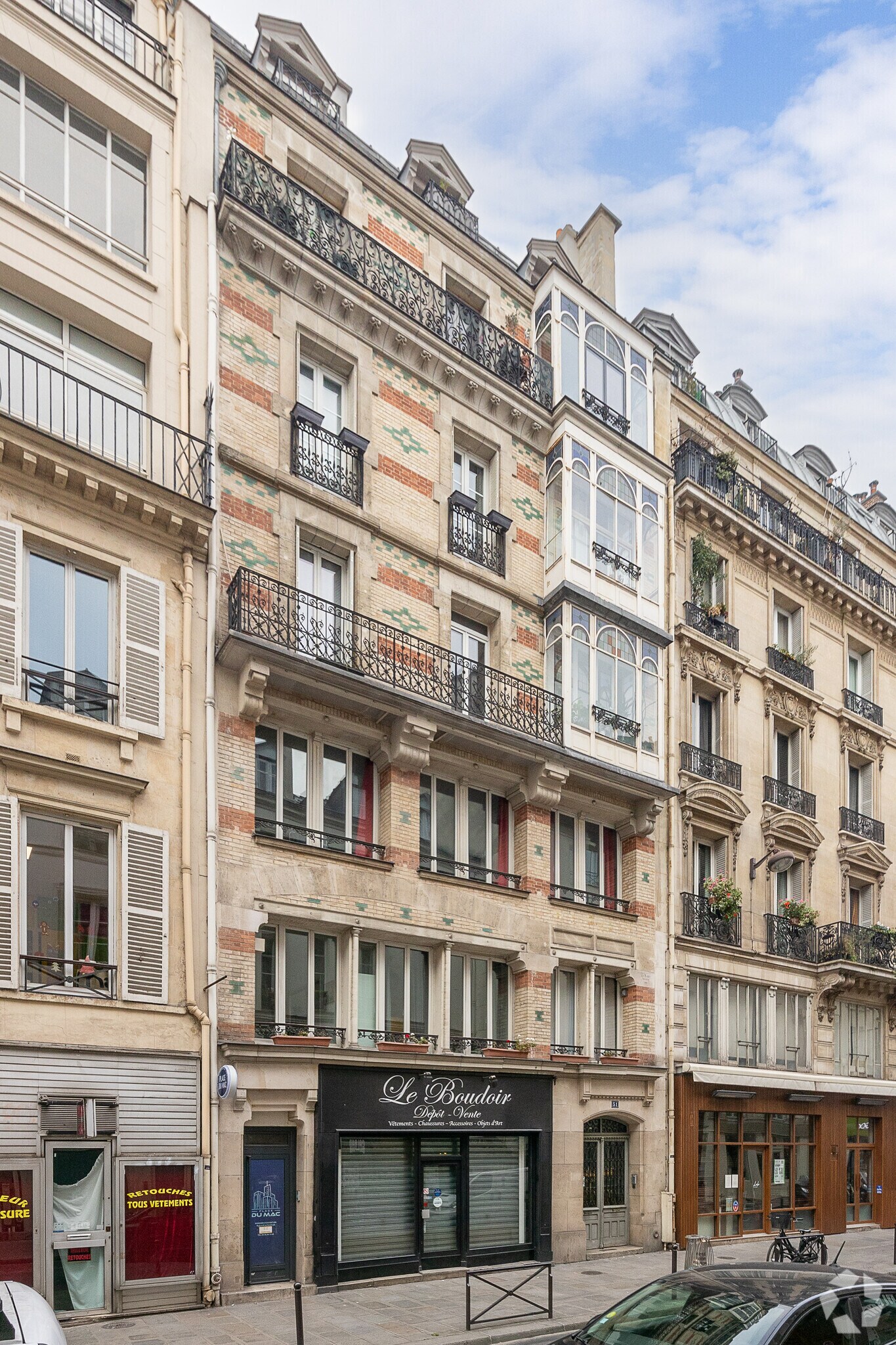 Build-to-Rent in Paris for sale Primary Photo- Image 1 of 2