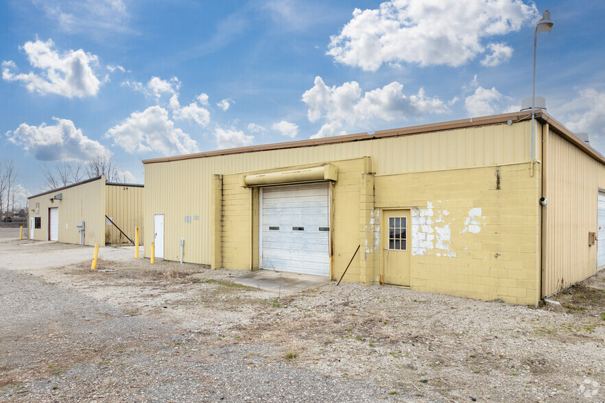 6225 Benore Rd, Toledo, OH for rent - Primary Photo - Image 3 of 11