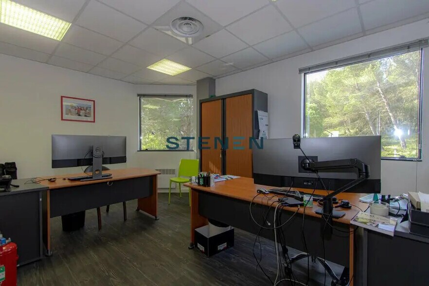 Office in Aix-en-Provence to rent - Interior Photo - Image 3 of 7