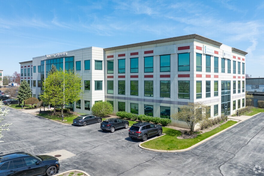 19065 Hickory Creek Dr, Mokena, IL to rent - Primary Photo - Image 1 of 4