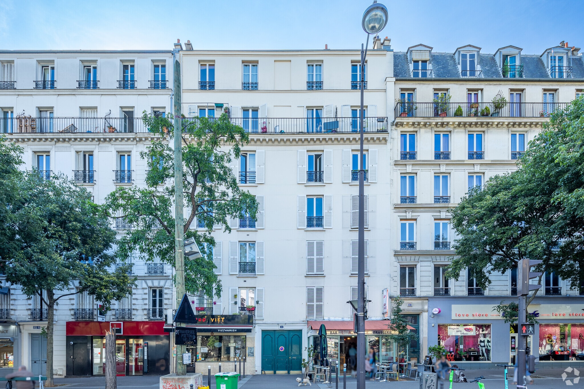 Build-to-Rent in Paris for sale Primary Photo- Image 1 of 3