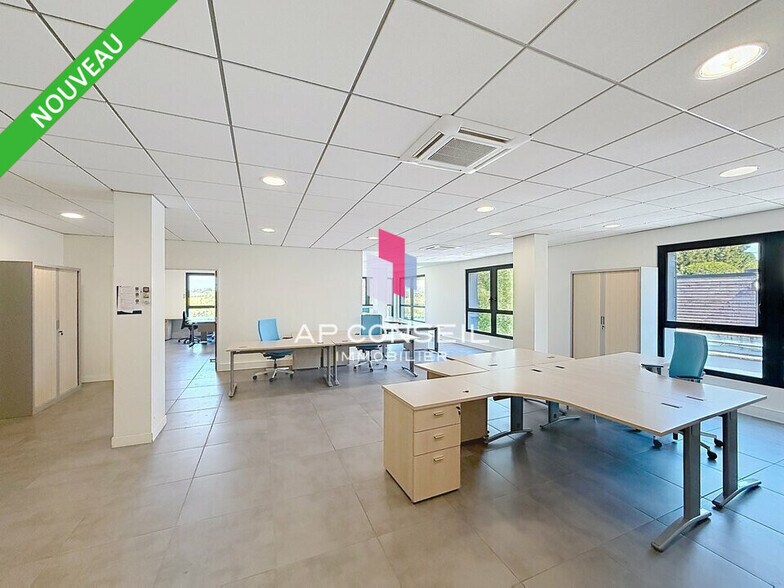 Office in Orgeval for sale - Interior Photo - Image 3 of 10