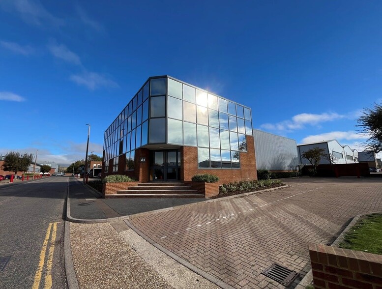 Dolphin Way, Shoreham By Sea to rent - Building Photo - Image 2 of 11