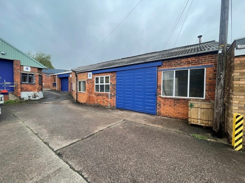 Oak St, Brierley Hill to rent Building Photo- Image 1 of 6