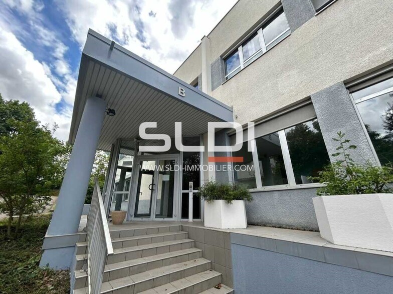 Office in Tassin La Demi Lune to rent - Building Photo - Image 2 of 11