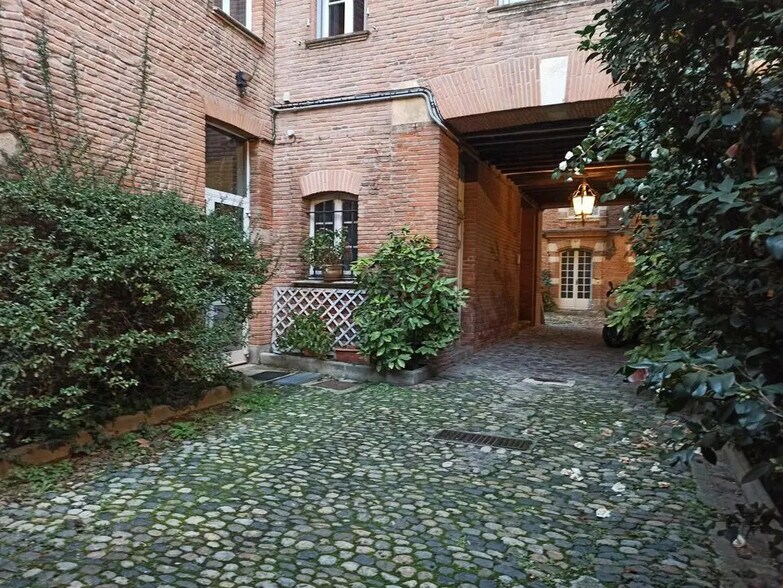 Office in Toulouse to rent - Building Photo - Image 3 of 8