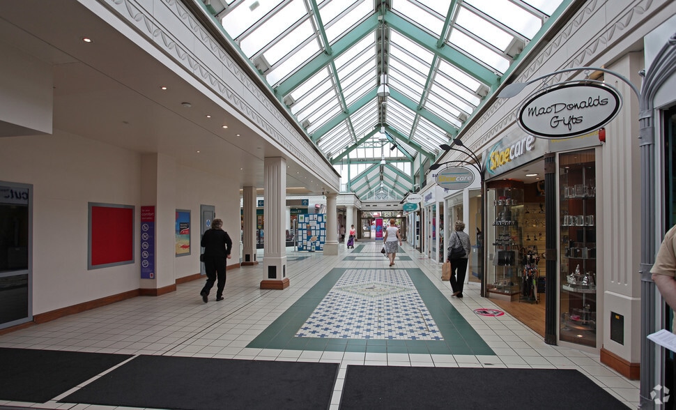 The Square, Camberley to rent - Building Photo - Image 1 of 9