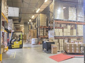 Industrial in Chassieu to rent Interior Photo- Image 2 of 11