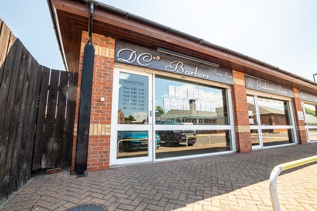 More details for 95-103 Convamore Rd, Grimsby - Retail to Rent