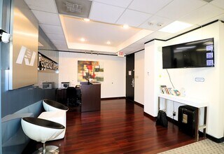 6100 Corporate Dr, Houston, TX to rent Interior Photo- Image 2 of 15